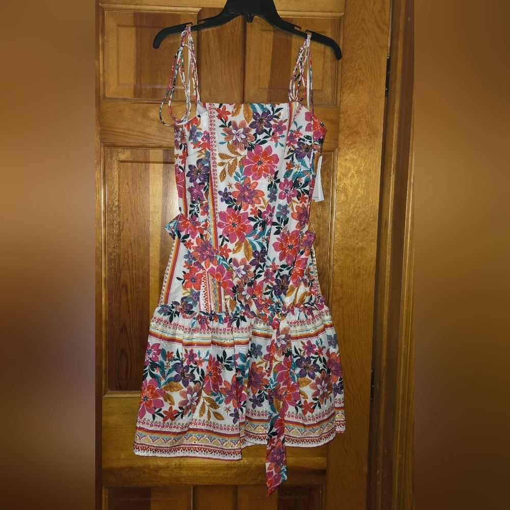 Julia Jordan Embroidered Tie Strap Floral Dress Size Small NWT Hawaiian